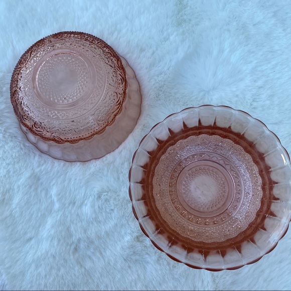 Set of two Pink Glass Bowls - Picture 4 of 8
